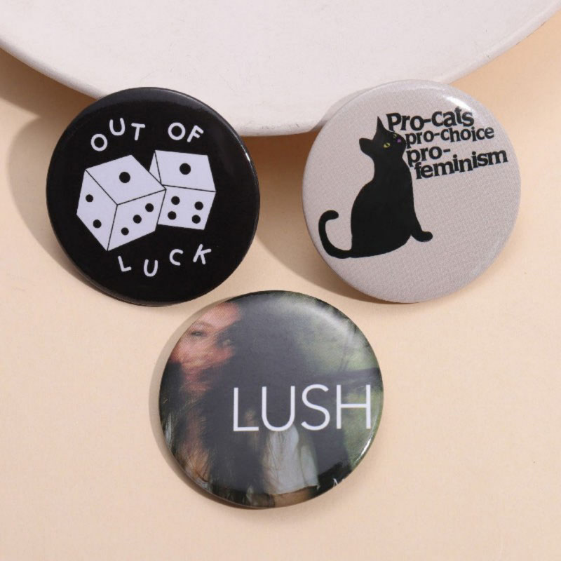 Button Badge Dog Figure 025 YWTY (1)