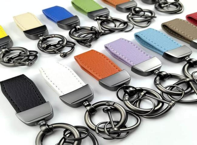 PU leather keychains deliver a retro and elegant vibe with delicate texture and comfortable hand feel